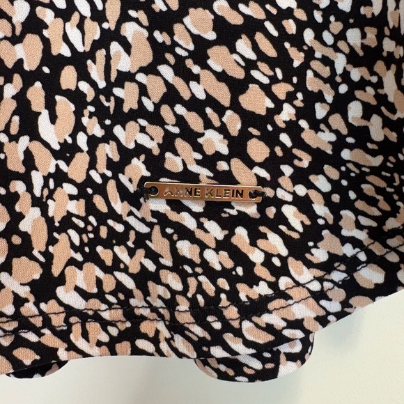 Anne Klein Animal Print Button-Up Short Sleeve Blouse Women's Sz Large WorkChic - Picture 4 of 8
